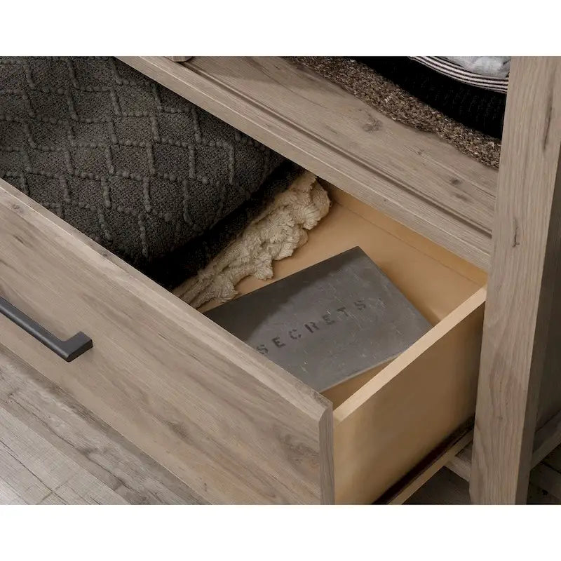 Armoire Summit Station